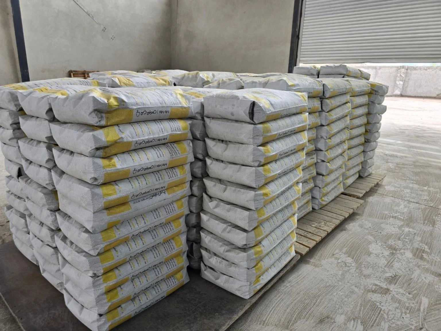 Iran dry mix mortar pallets prepared for wholesale export and construction projects